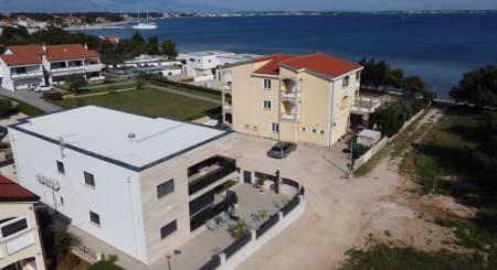 KROATIEN - Villa mit drei Wohnungen - VIR, Zadar