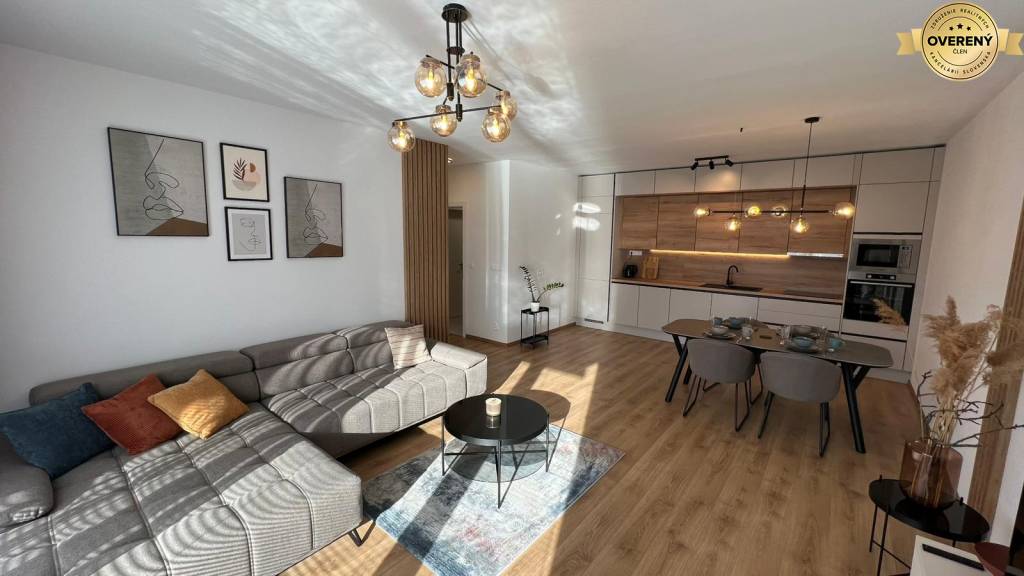 ZU VERMIETEN - Apartment mit Blick auf die Burg - Nitra, Promenada SC