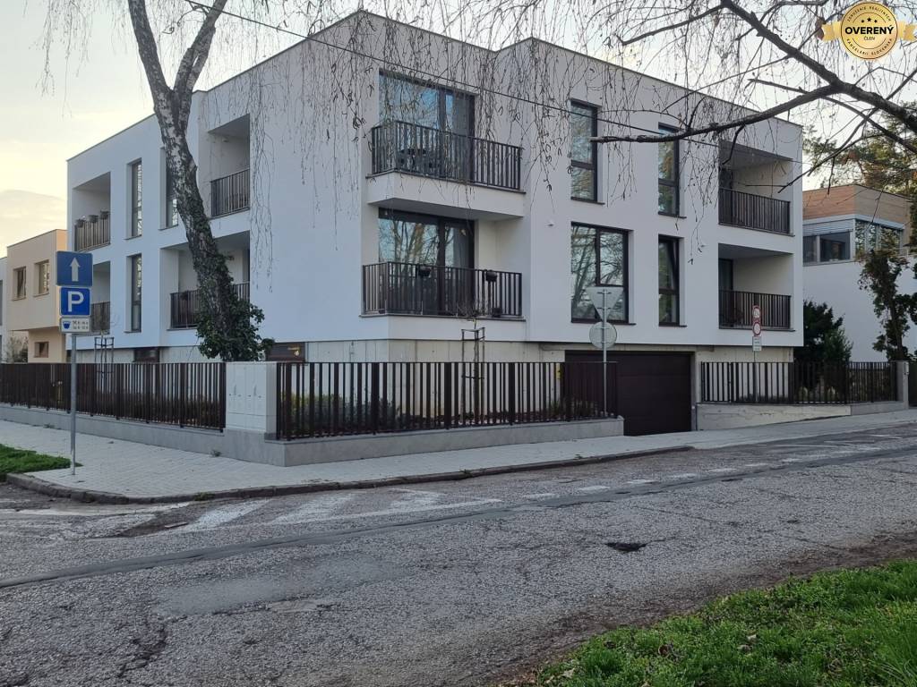 ZU VERMIETEN - Neue 4 Zimmer Wohnung in ruhiger Lage - Nitra, Centrum