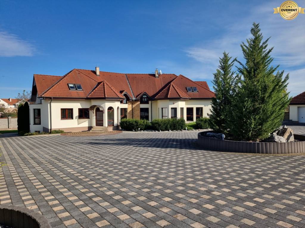 ZU VERKAUFEN - EXKLUSIVE VILLA - NITRA