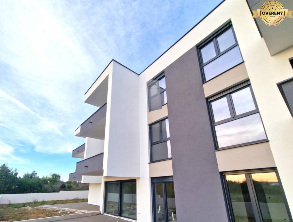 KROATIEN - Wohnungen in einem Neubau mit Aufzug - PRIVLAKA