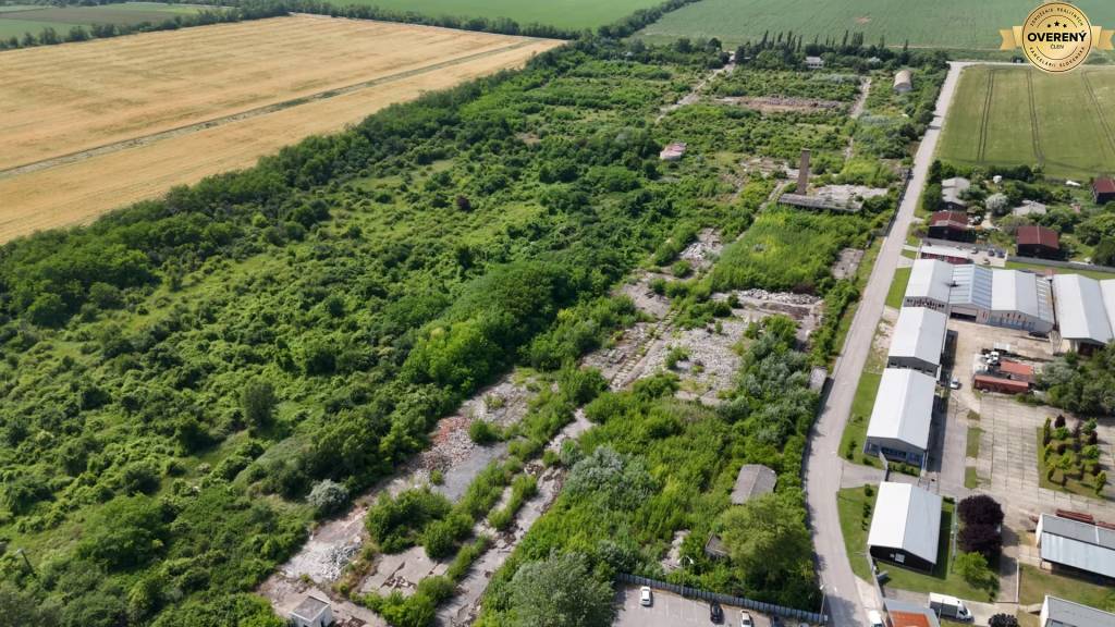 Grund mit Fläche 120.000 m2 und mehr -10 km vom Nitra, 20 km vom Šuran