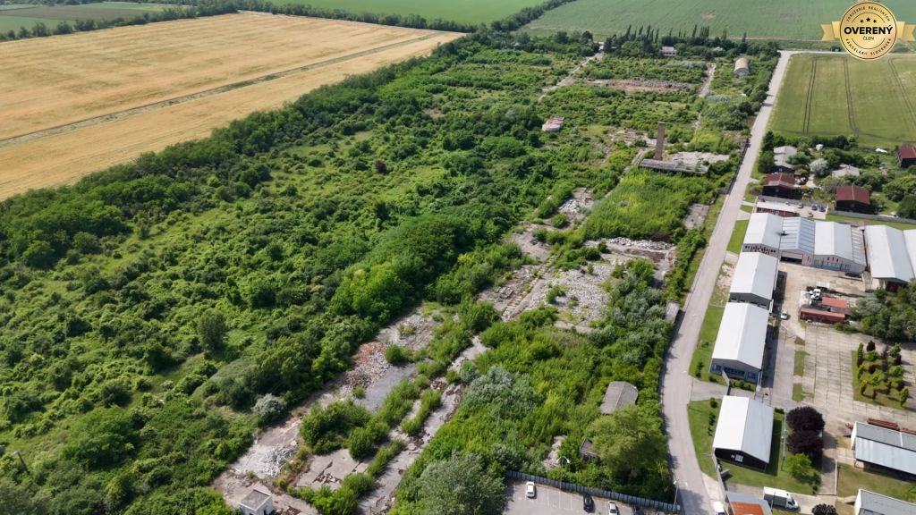 Grund mit Fläche 120.000 m2 und mehr -10 km vom Nitra, 20 km vom Šuran