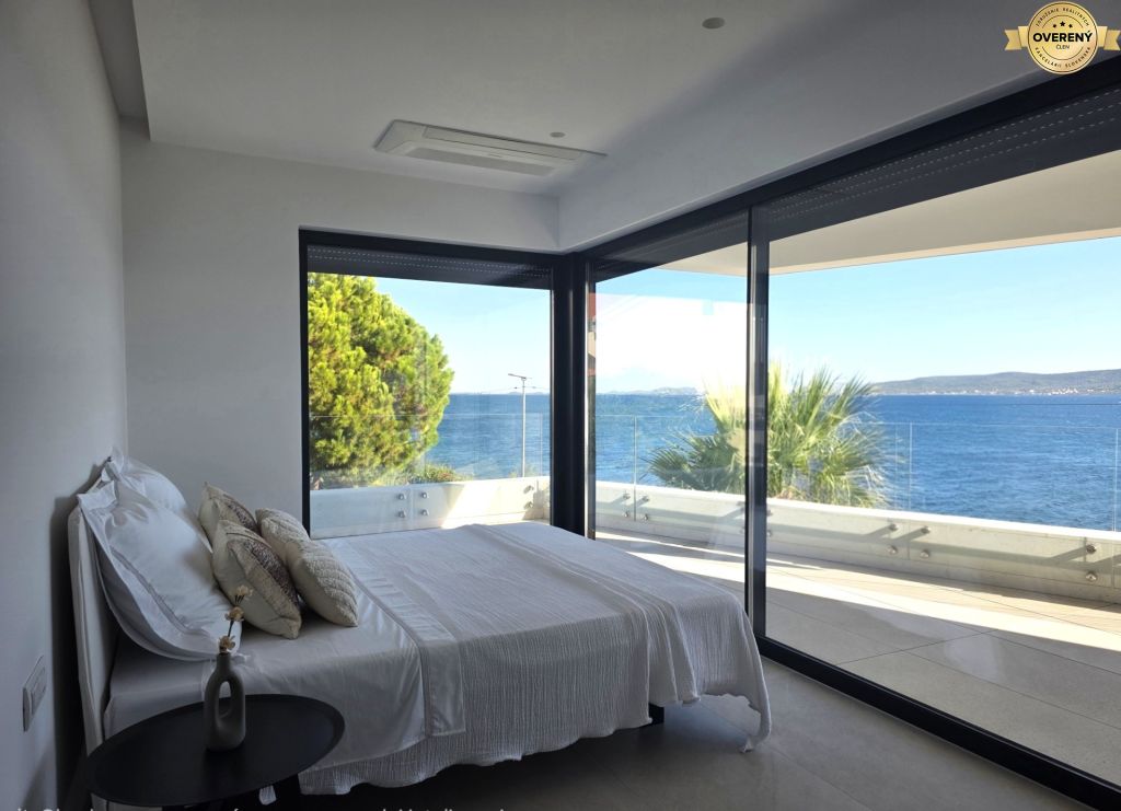 KROATIEN - Dreistöckige 4-Zimmer-Wohnung - Sukošan, Zadar