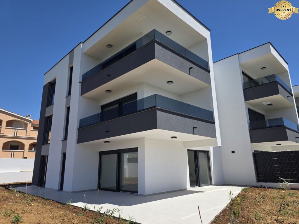 KROATIEN - Wohnung mit eine Garden 270 m2 - PRIVLAKA