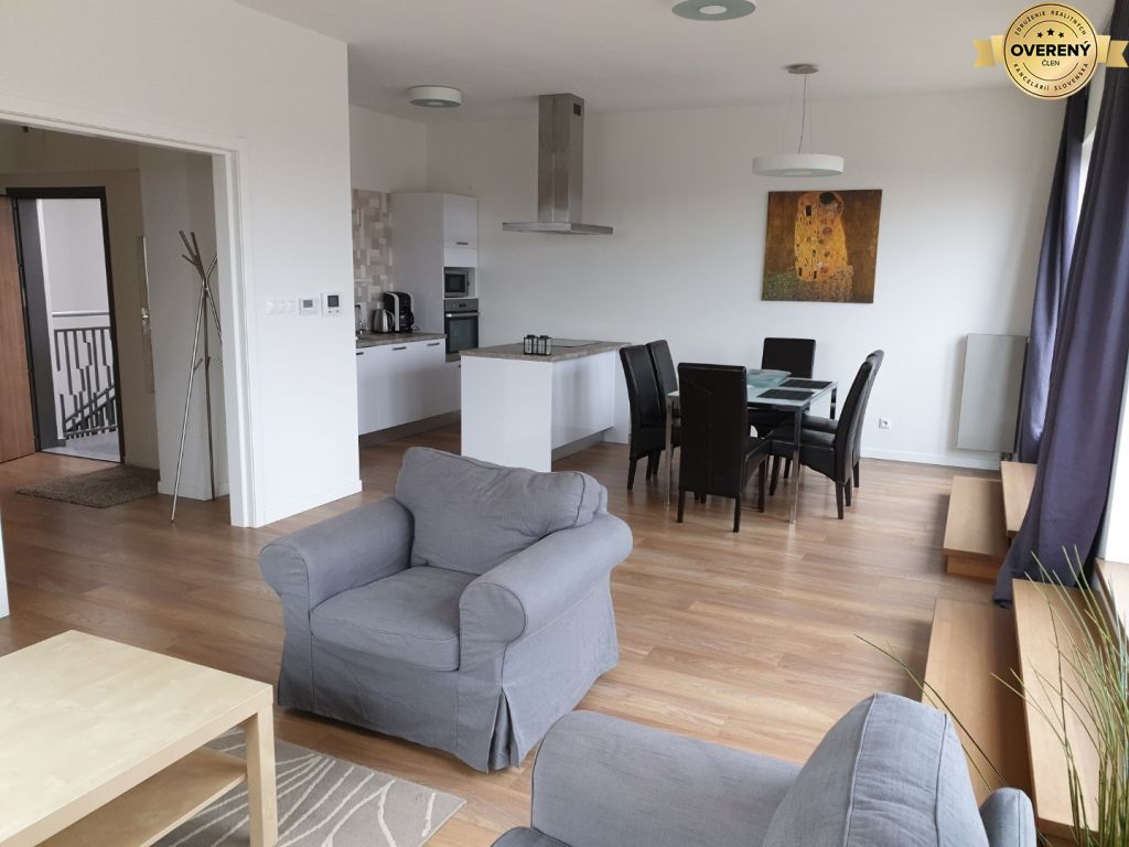 ZU VERMIETEN - 3-Zimmer-Wohnung im Stadtzentrum mit Terrasse - Nitra 