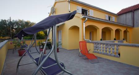 KROATIEN - Haus mit 5 Wohnungen - POLJANA, Insel UGLJAN