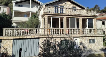 KROATIEN - Haus mit drei Wohnungen - Donji Karin, Zadar