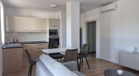 VERMIETUNG - Schöne Wohnung mit ein Parkplatz - Nitra, Zobor