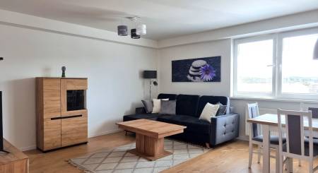 ZU VERMIETEN - Neue geräumige Wohnung - Nitra, Zentrum