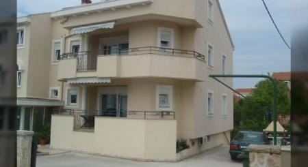 KROATIEN - Apartmenthaus am Stadtrand von Zadar - DIKLO