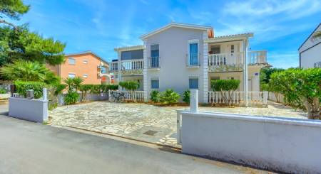 KROATIEN - Haus mit 4 Wohnungen - VIR, Zadar