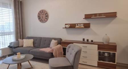 ZU VERMIETEN - Elegante 2-Zimmer-Wohnung - Nitra, Pivovarská