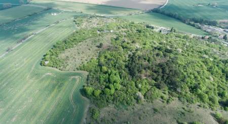 ZUM VERKAUF - Grundstück mit schöner Aussicht in einer Waldumgebung