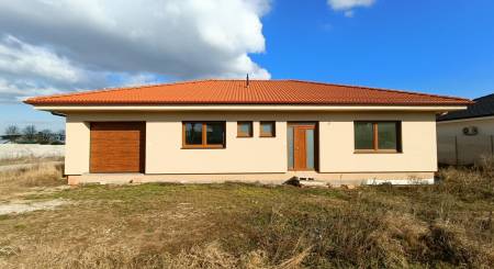 VERKAUF - 5 Zimmer Wohnung mit eine Garage - Lužianky, Smreková