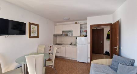 KROATIEN - Renovierte kleine Wohnung - PETRČANE