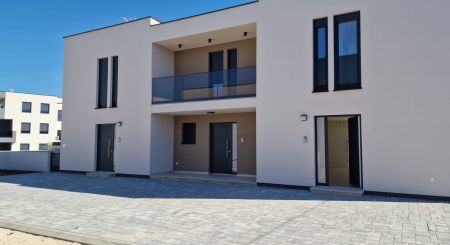 KROATIEN - Reihenhaus - VRSI, Zadar