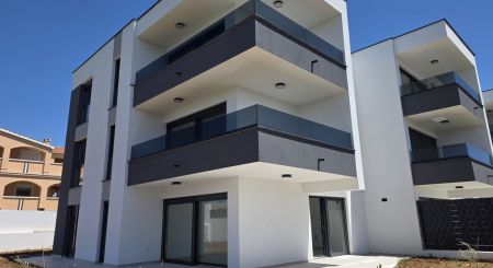 KROATIEN - Wohnung mit eine Garden 270 m2 - PRIVLAKA