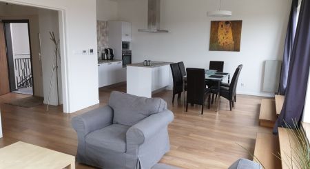ZU VERMIETEN - 3-Zimmer-Wohnung im Stadtzentrum mit Terrasse - Nitra 