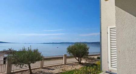 KROATIEN - Ferienwohnungen 1. Reihe vom Meer - SUKOŠAN, ZADAR
