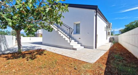 KROATIEN - Möbliertes Haus mit zwei Apartments - VIR, Zadar